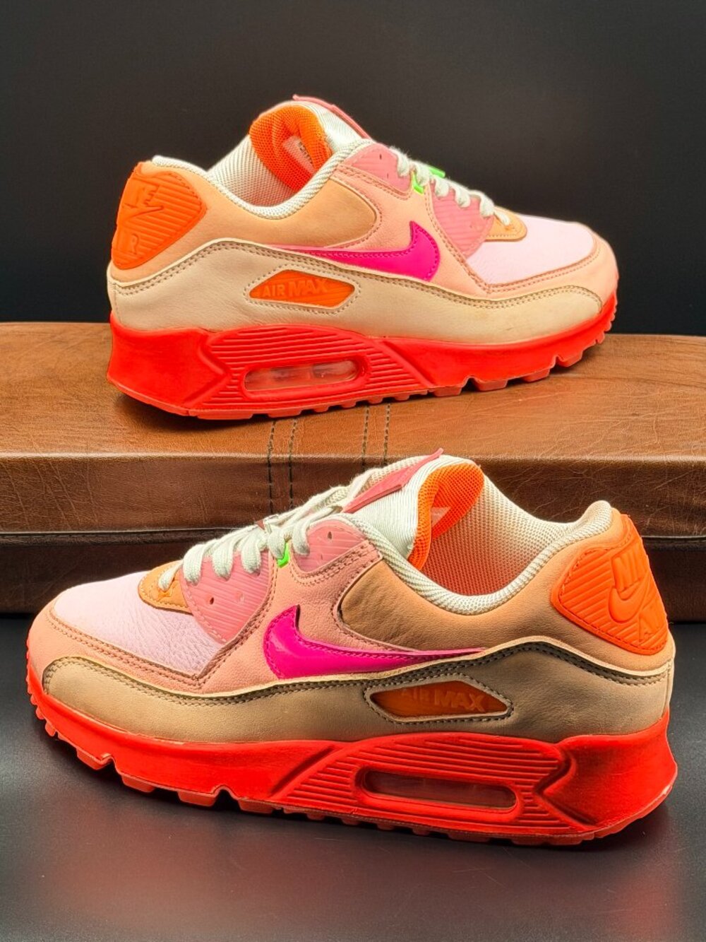 Nike Wmns Air Max 90 'Platinum Crimson'